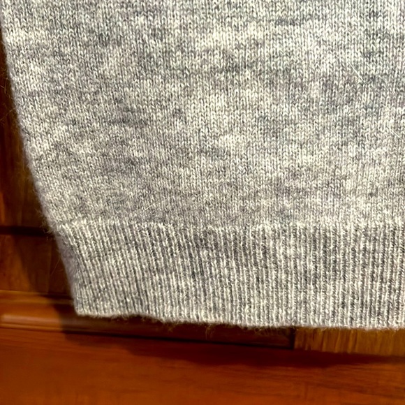 Philosophy Cashmere "LOVE" slogan Crewneck Sweater Size XS NWOT - Picture 5 of 6